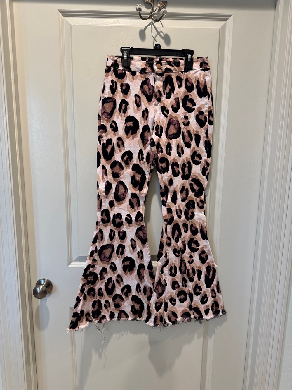 Flared Leopard-Print Wide Leg Jeans in Pink